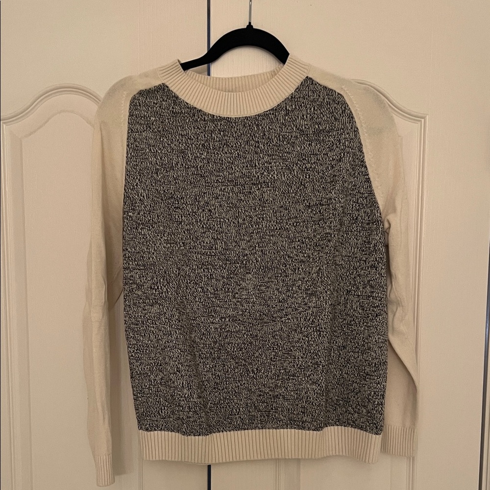 GAP Black and Cream Crew Neck Sweater